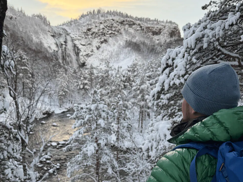 Snowshoe Hike to Valnesfossen 2