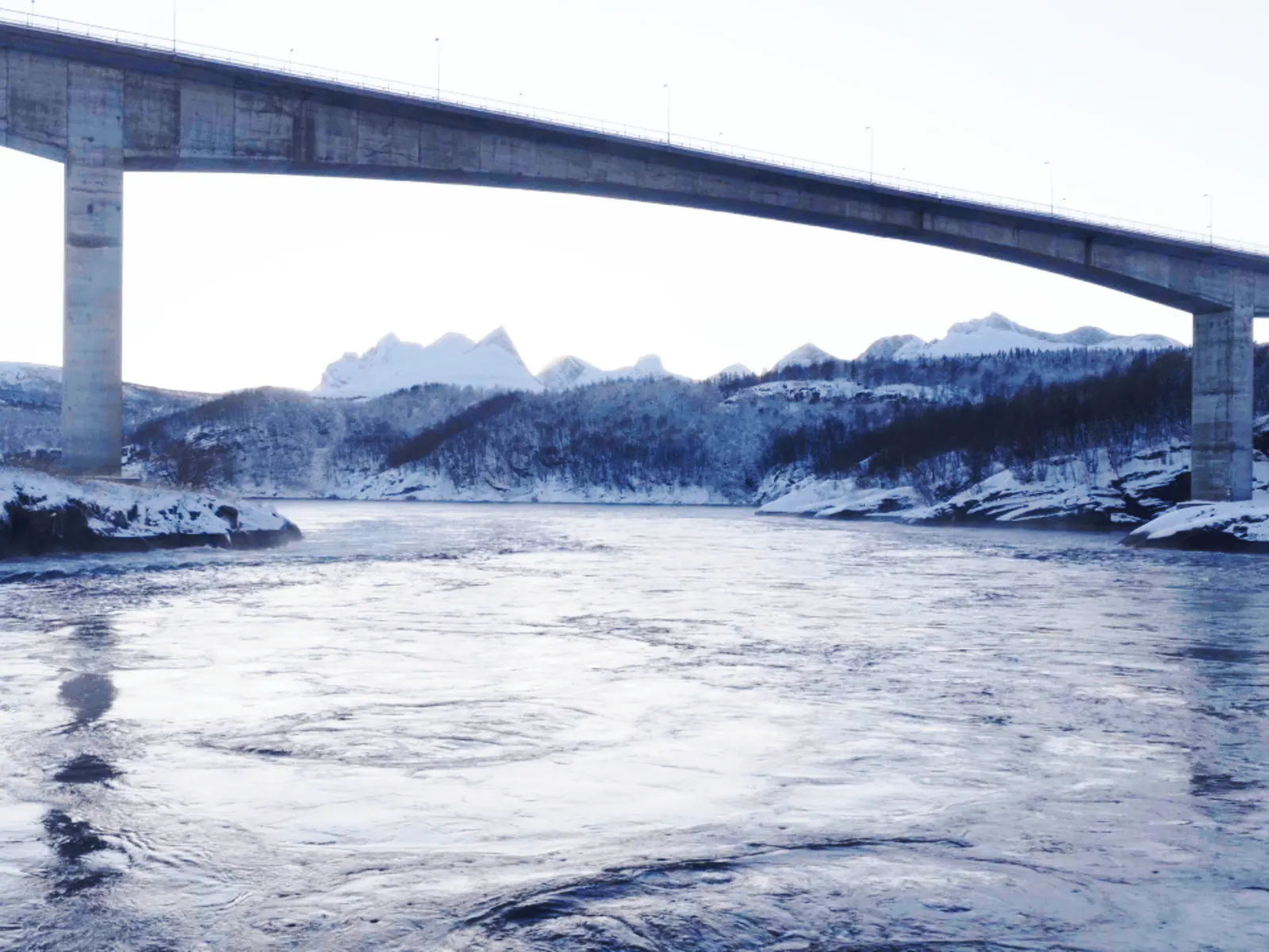 Snowshoe Hike to Valnesfossen