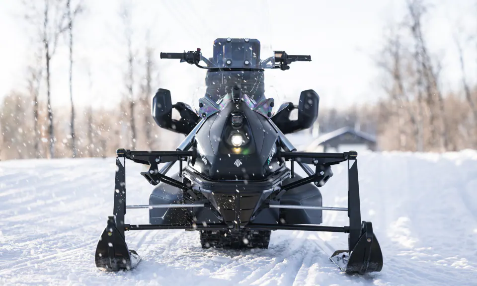 Electric Snowmobile Safari 3
